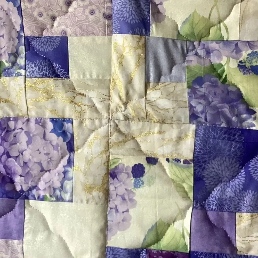 NWT Hand Crafted Gorgeous Shades of Purple, Cream and Gold Hydrangea Print Quilt